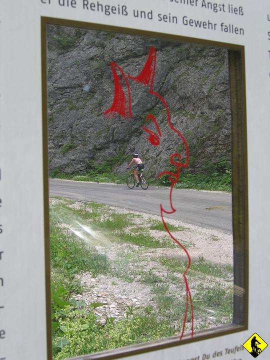 Karta1_ 244.jpg - Ruszamy malowniczą drogą, praktycznie nie uczęszczaną przez samochody.